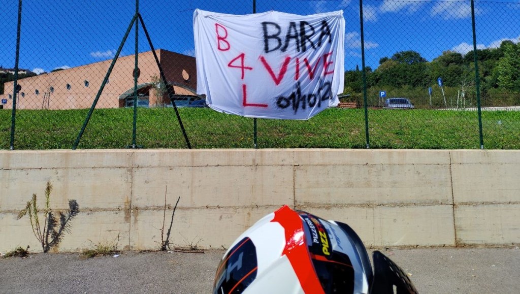 Applausi e rombo di moto per Leonardo Gozzi, lo studente del Roncalli deceduto a Certaldo