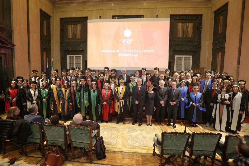 “Cerimonia del tòcco e degli Emeriti”. L’Università di Siena ha accolto nuove e nuovi Docenti e celebrato Professoresse e Professori Emeriti