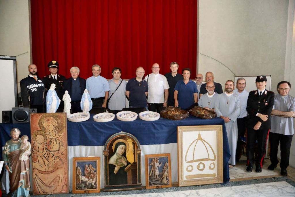 Furti in chiese di Firenze e provincia, restituzione dei beni rinvenuti -VIDEO