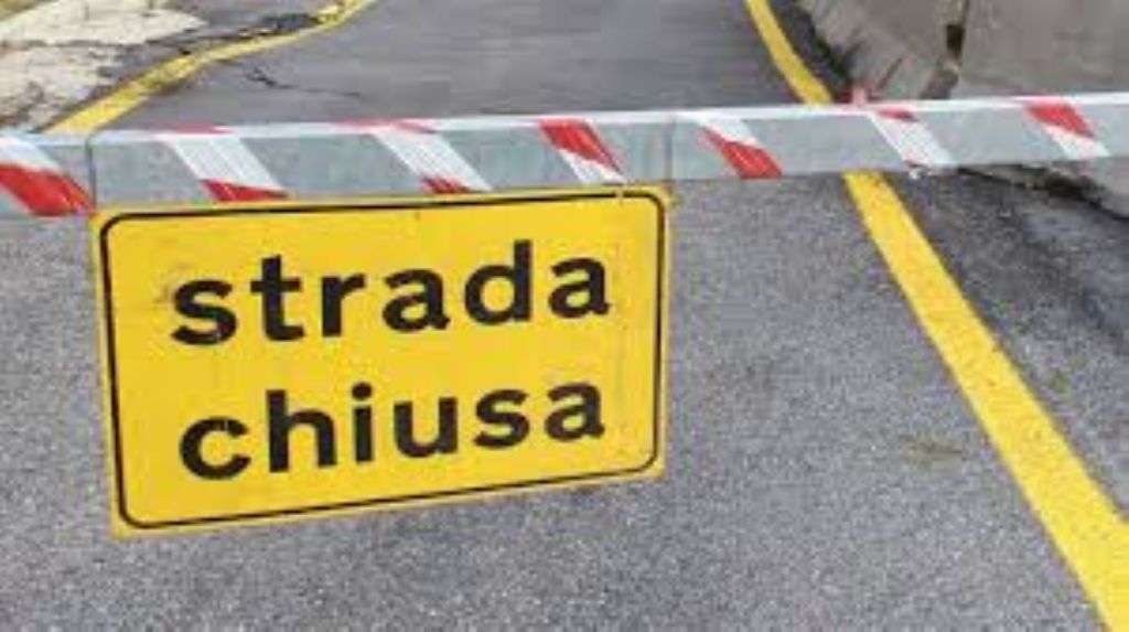 Poggibonsi, cede il manto stradale: chiusa via Redipuglia