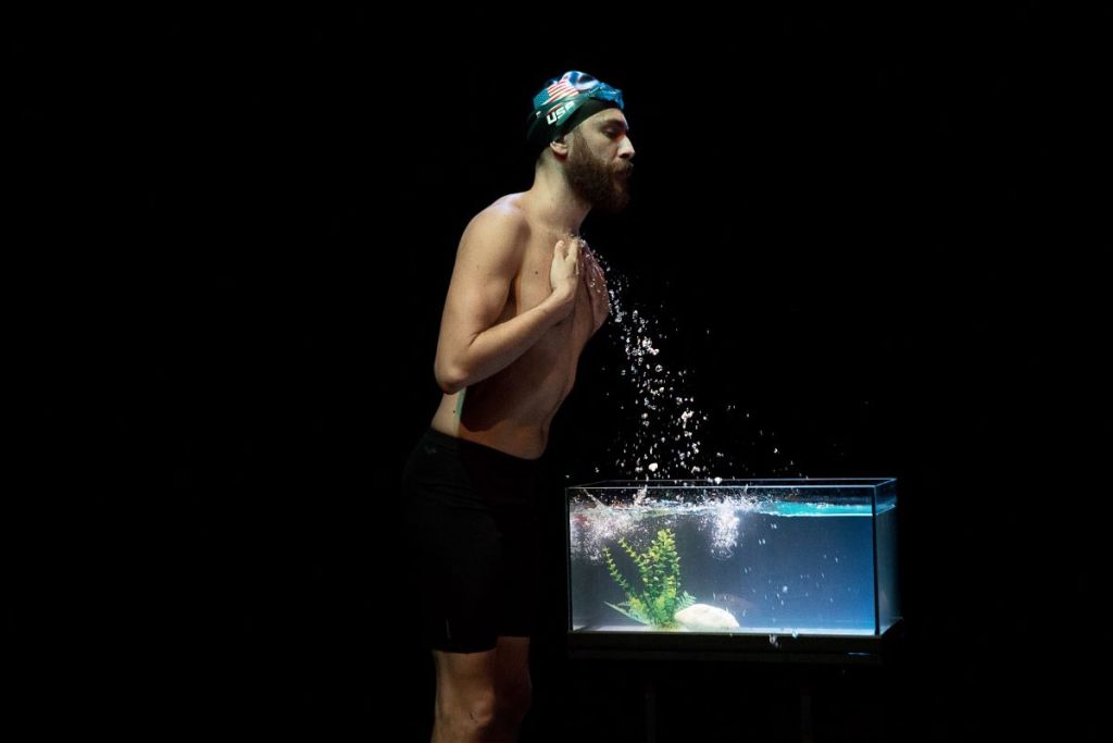“Overload” al Politeama, il sovraccarico dei tempi moderni va in scena a teatro
