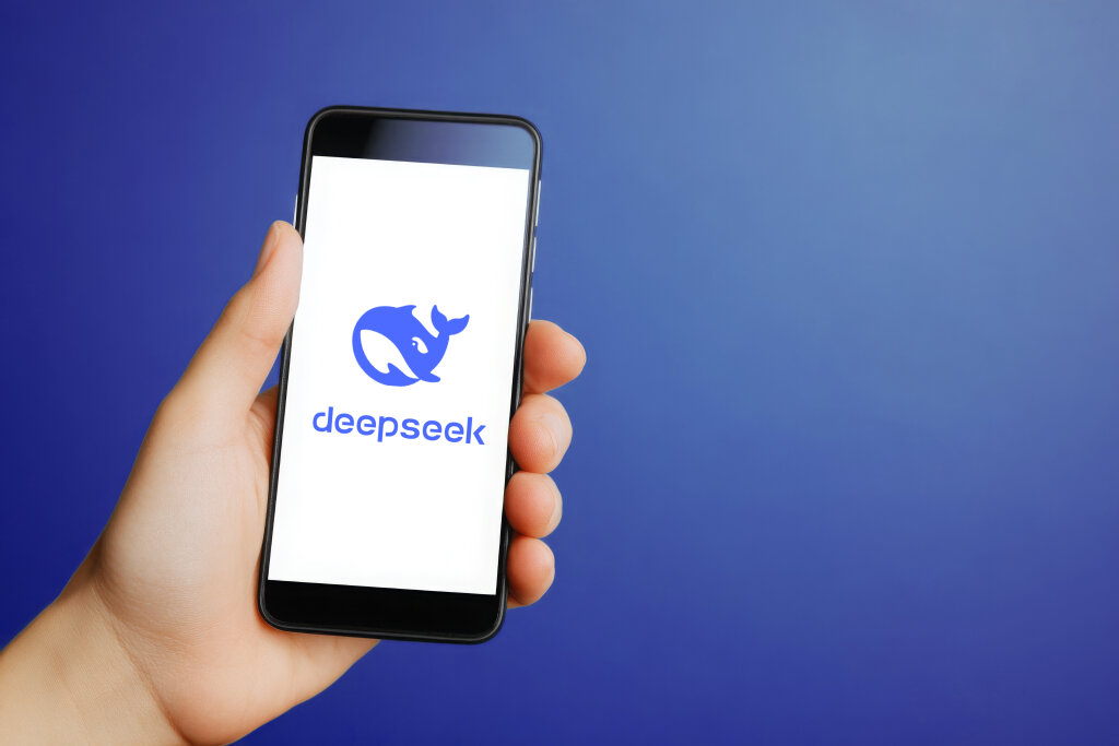 Cos’è DeepSeek, l’app che ha mandato ko il Nasdaq e ora è stata hackerata
