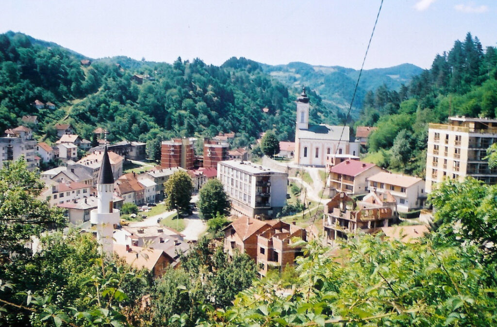 Bosnia, la memoria e la pace. Ritorno a Srebrenica 30 anni dopo