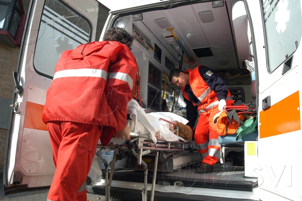 Incidente stradale sulla Cassia Sud: intervento immediato del 118