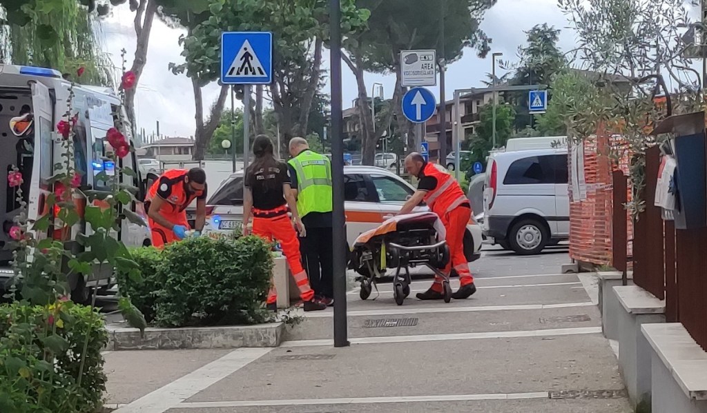 Si sente male mentre cammina, si è temuto il peggio