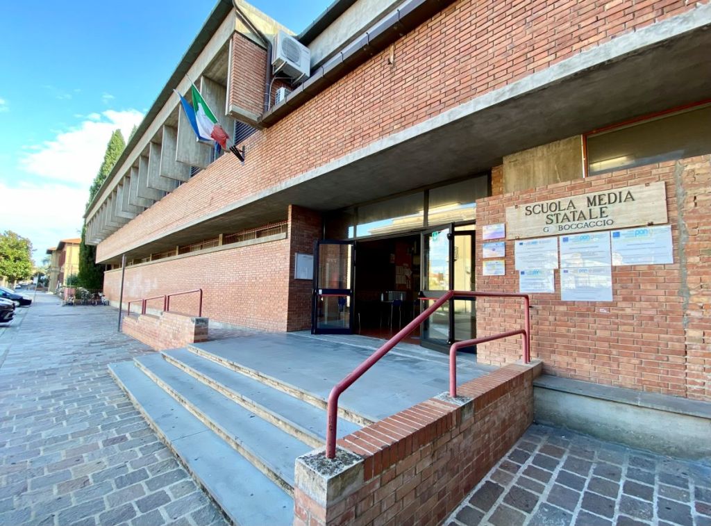 Scuola primaria Masih, taglio del nastro per la struttura rinnovata