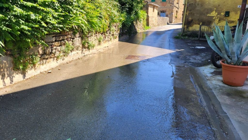 Ingente perdita d'acqua a Gavignano