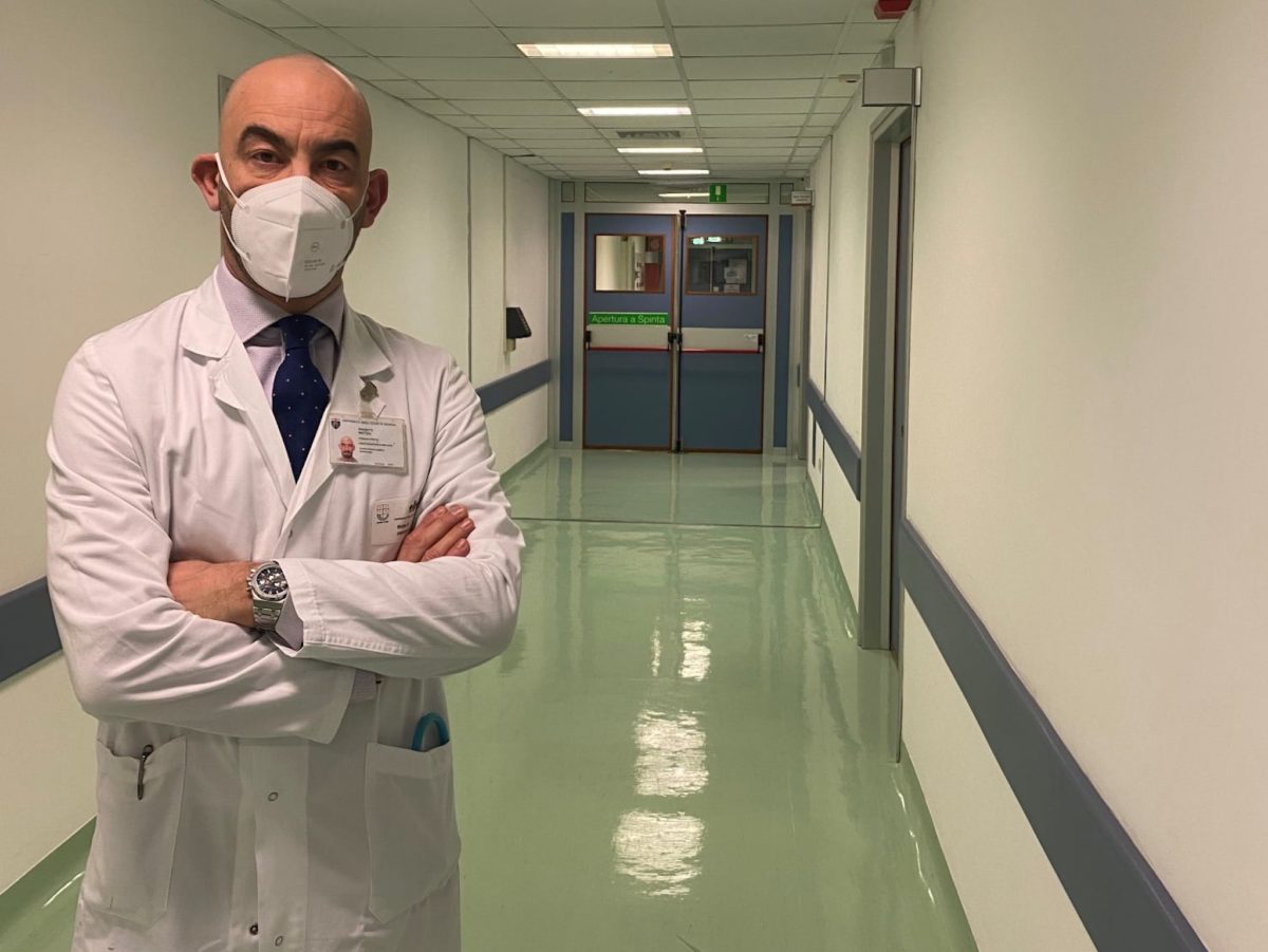 Covid, Bassetti: “Le regole italiane per le scuole rasentano la follia”