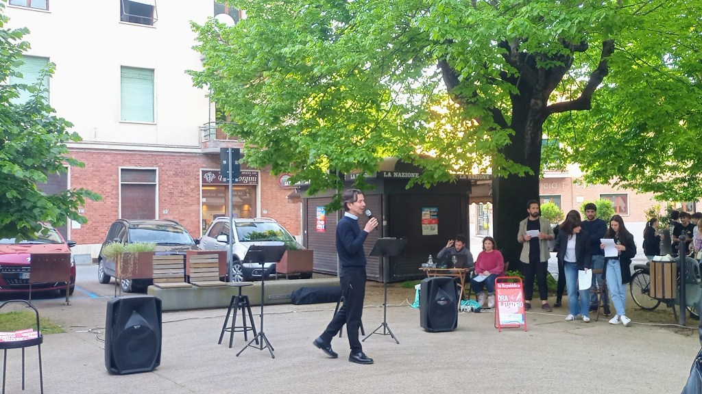 Colle per Vannetti Sindaco ripulisce piazza Bartolomeo Scala