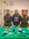 Livorno: sequestrati 2 Kg di stupefacenti e 2.000 euro in contanti. Arrestati due maggiorenni