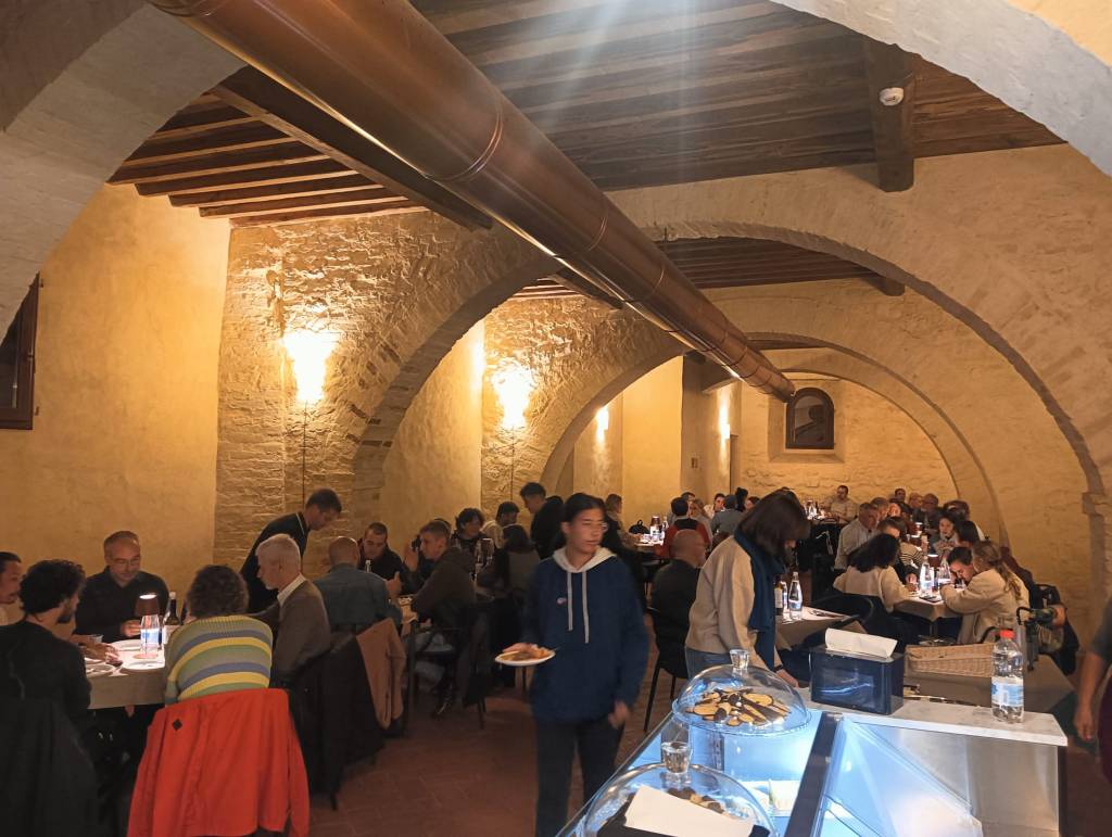 Aperti due avvisi di selezione pubblica al complesso monumentale Abbadia Isola: uno per barman ed uno per cuoco