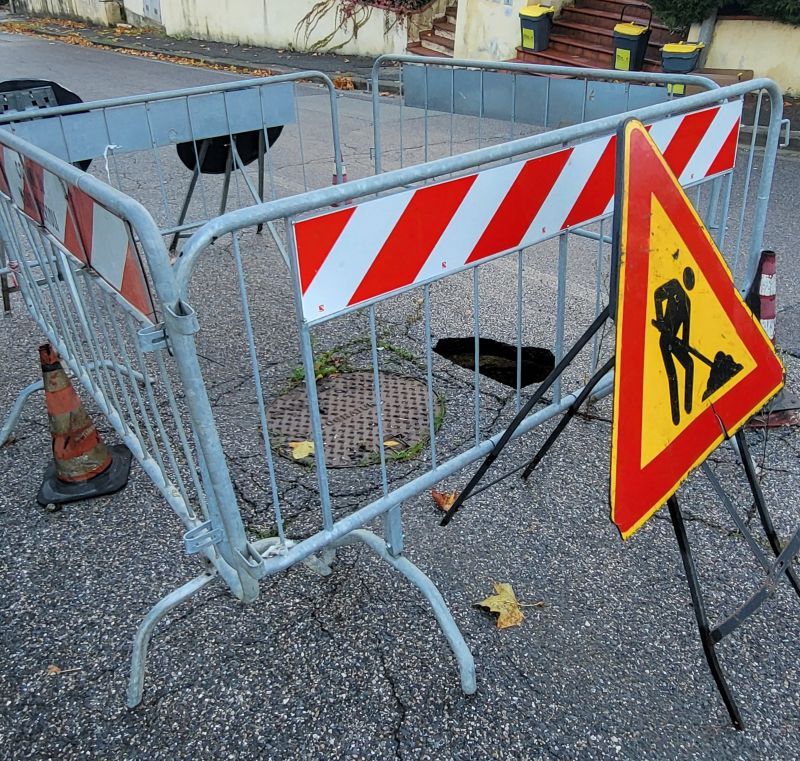 Montespertoli per Tutti: Scuole, buche e abbandono: il sindaco minimizza sui social per nascondere le responsabilit&agrave;
