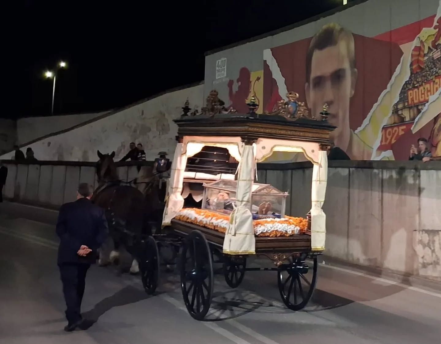 Poggibonsi si stringe attorno a San Lucchese: il calore dei fuochi e la solennit&agrave; della processione storica