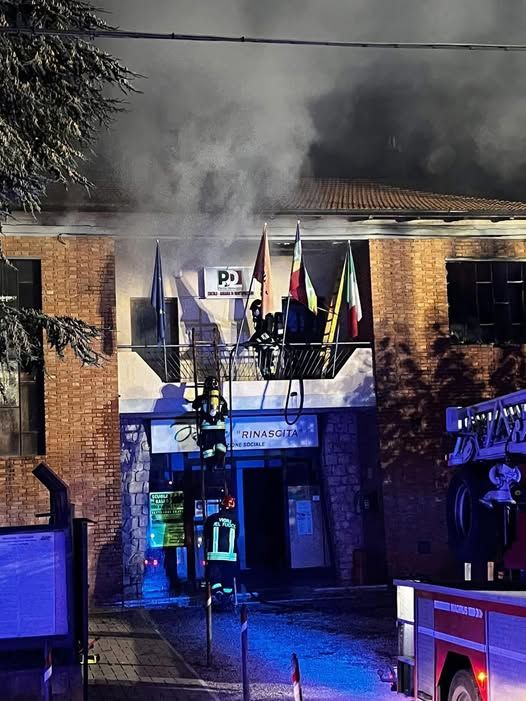 Valdelsa e non solo: il "filo nero" che preoccupa il senese. L'ombra del neofascismo dietro l'incendio alla Casa del Popolo di Montepulciano