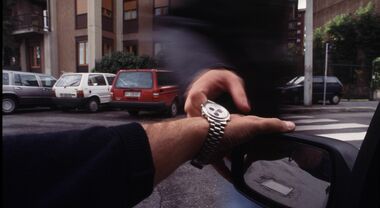 Inseguimento a Reggello, scippato turista