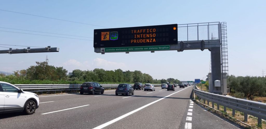 Traffico intenso ma scorrevole: bilancio positivo del primo fine settimana 