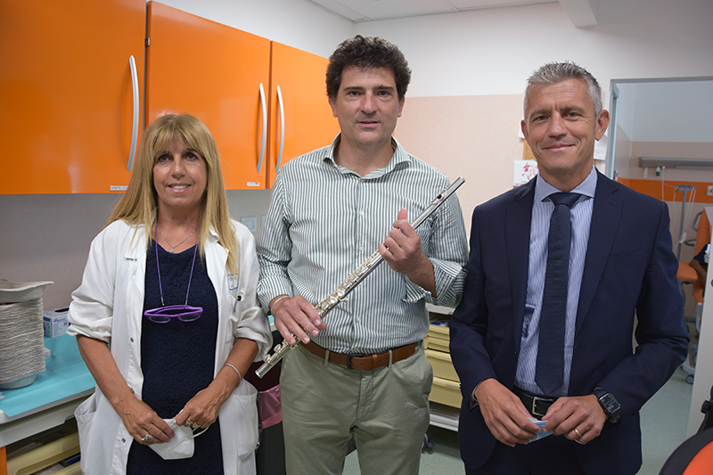 Successo per l’iniziativa “Ematologia in musica”: il professor Batelli tornerà a suonare per i pazienti dell’ospedale