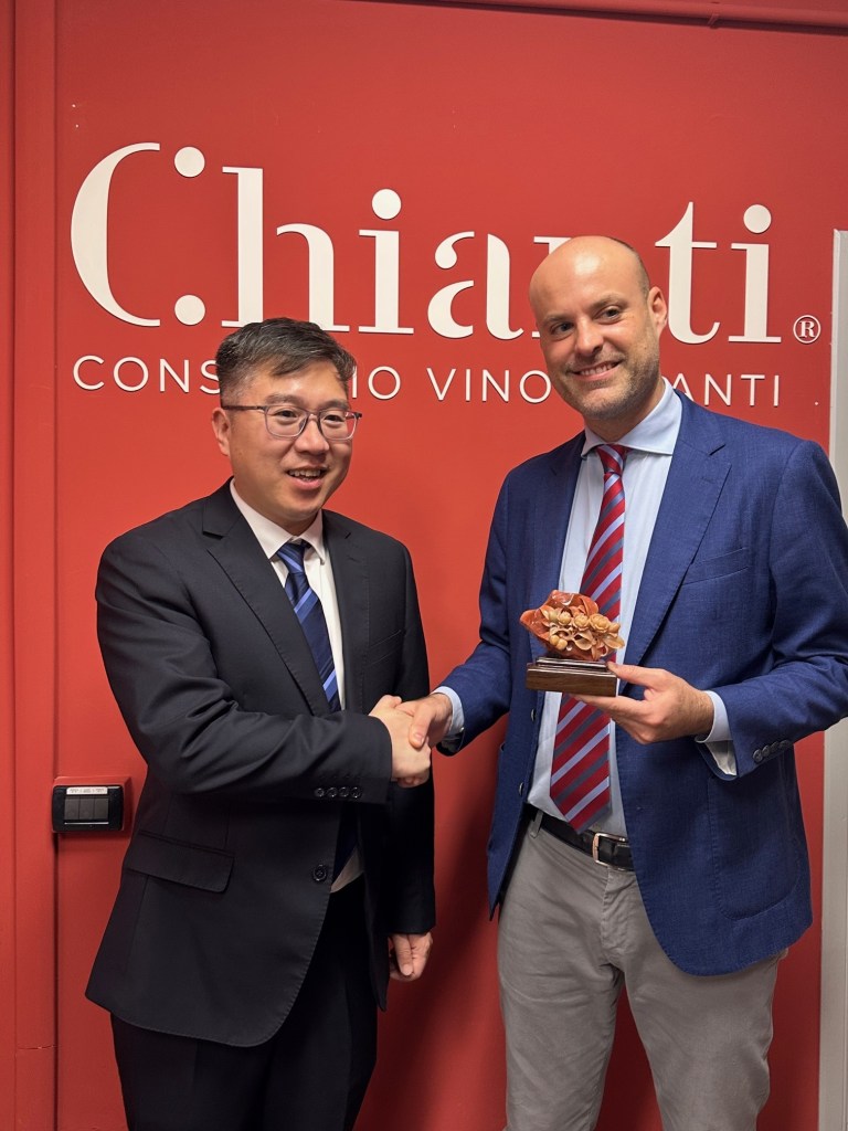 La Cina bussa alla porta del Chianti: una delegazione del Qingtian County ricevuta al Consorzio Vino Chianti