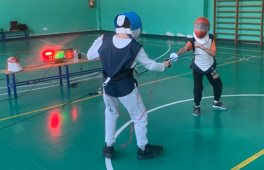 CUS Siena: scherma a scuola. Progetto motorio alla Pascoli e alla Sclavo