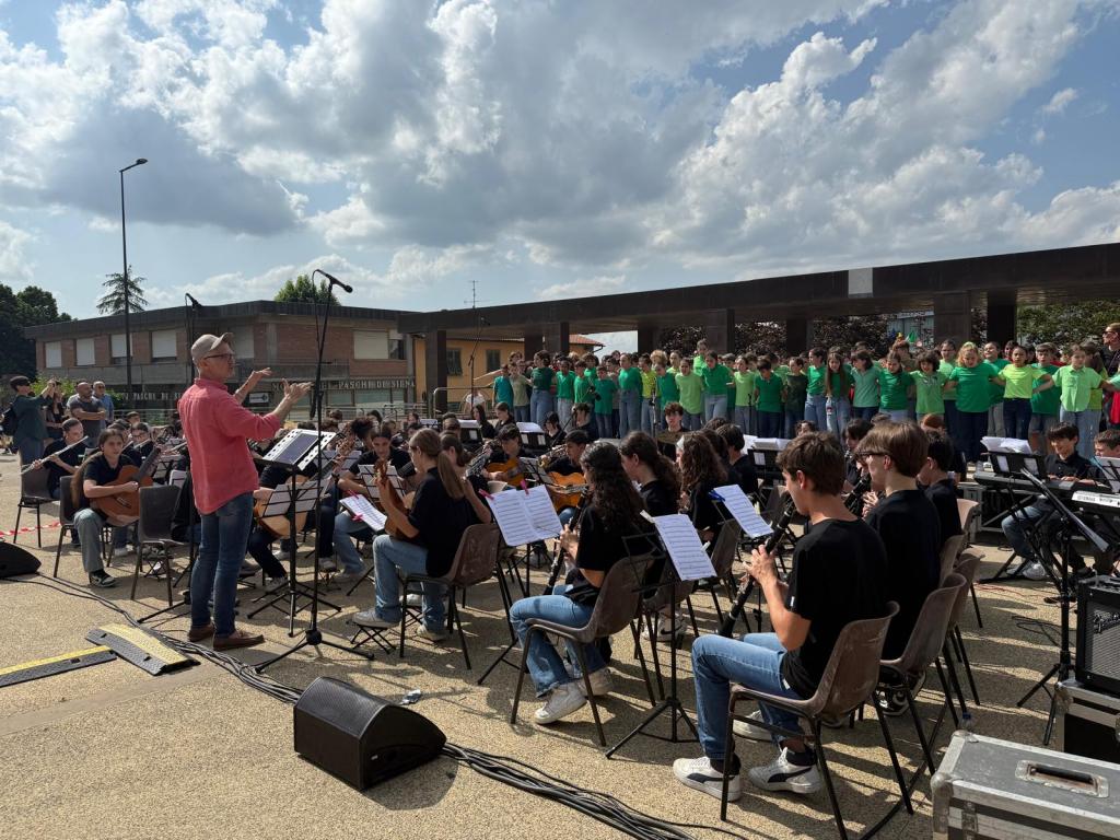 Barberino Tavarnelle: tutti i colori e… le note della scuola nella festa di fine anno