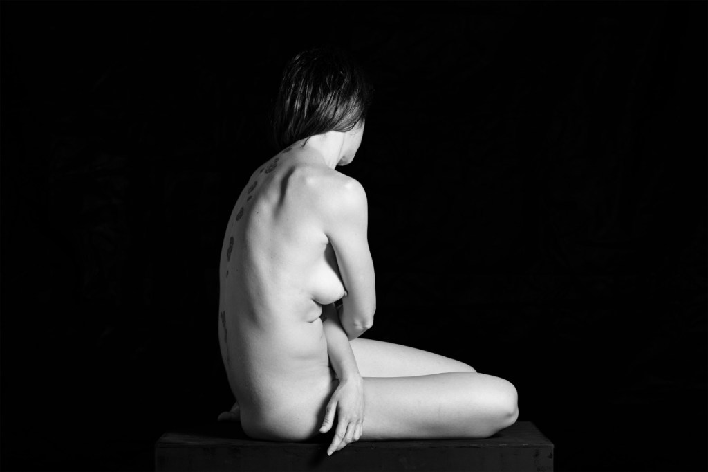 Barberino Tavarnelle, “StillClose”, l’arte di leggere il paesaggio dell’anima nelle armonie del nudo