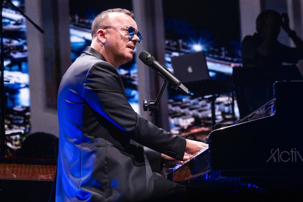 Gigi D’Alessio in concerto al Mandela Forum Firenze