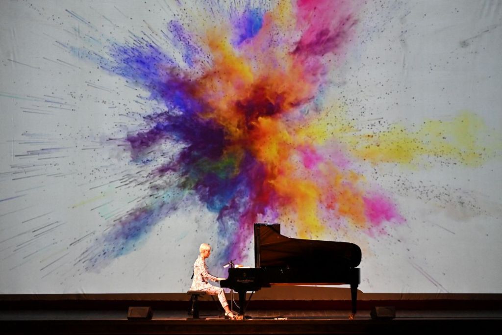 Politeama, viaggio tra musica ed emozioni: Giulia Mazzoni suona “Il pianoforte dell’anima”