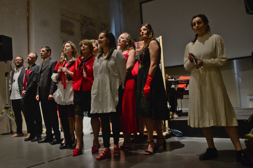 Solidarietà a teatro a Colle, con Arci Siena, Topi Dalmata e Compagnia QKK