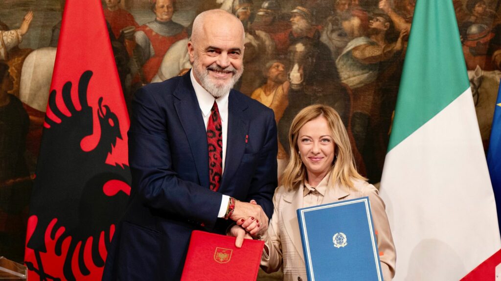 Migranti, la Corte costituzionale dell’Albania sospende la ratifica dell’accordo con l’Italia