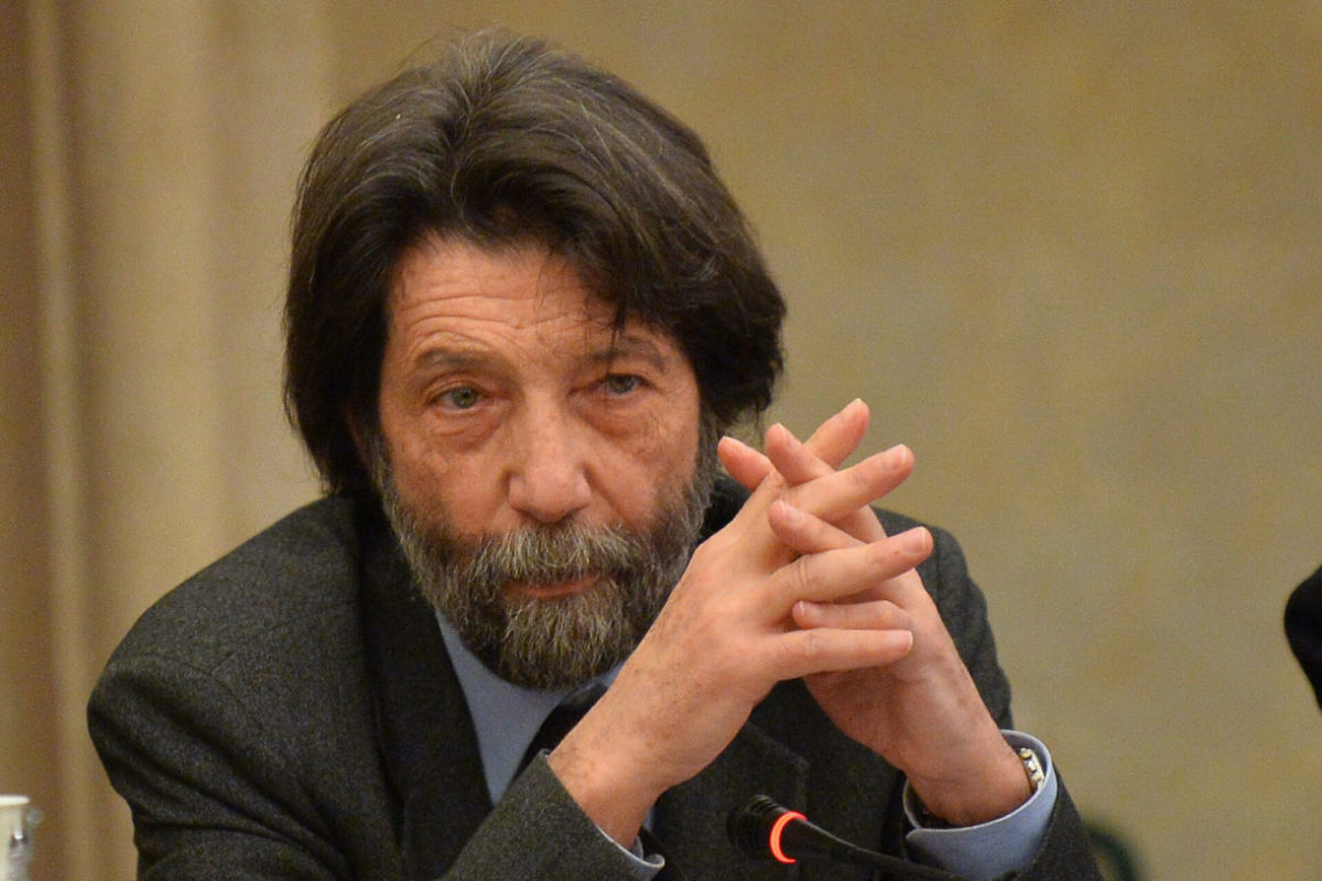 Cacciari contro schwa e asterisco: “Il rispetto non passa per una trasformazione artificiale”