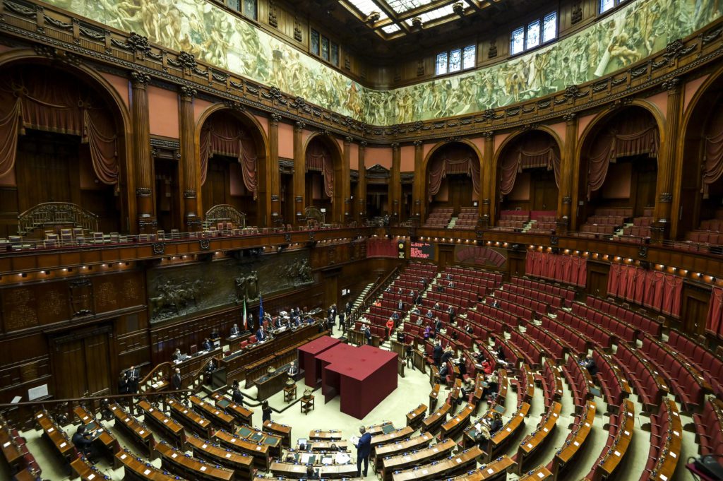 Manovra, dalla tassa sugli extraprofitti a Opzione donna: tutte le novità