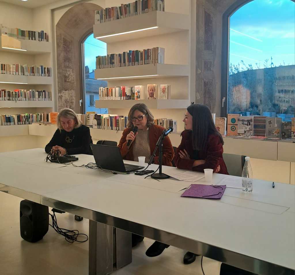 Barberino Tavarnelle,  da abiti da sposa a paramenti liturgici