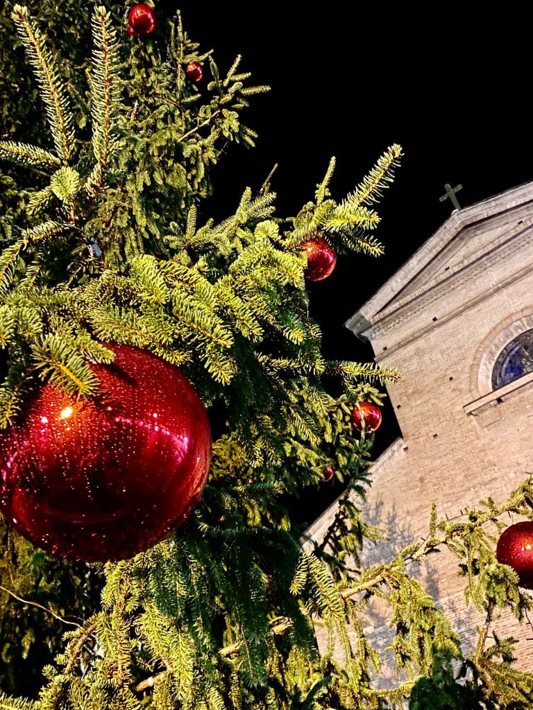 Certaldo celebra il Natale sabato 2 dicembre: luminarie, solidarietà e impegno collettivo
