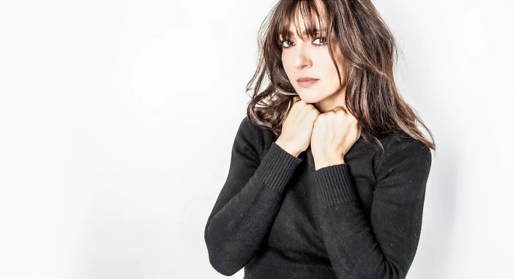 Colle, nuovo rinvio per lo spettacolo di Ambra Angiolini. La piece si terrà il 25 aprile