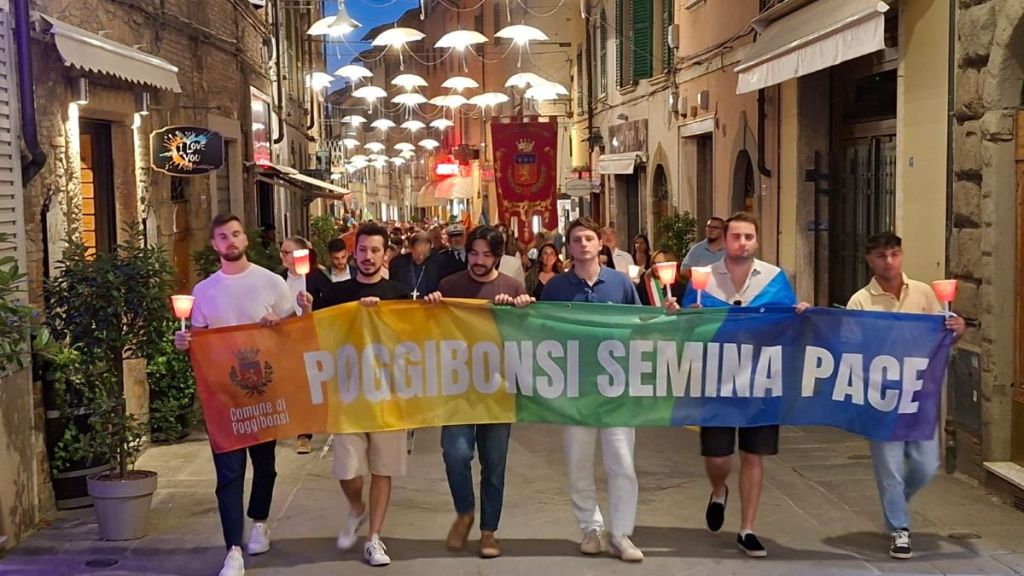 Grande partecipazione alla Fiaccolata della Pace di Poggibonsi