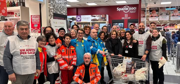 3 tonnellate di generi alimentari per Gaza donati nel coop.fi di Poggibonsi