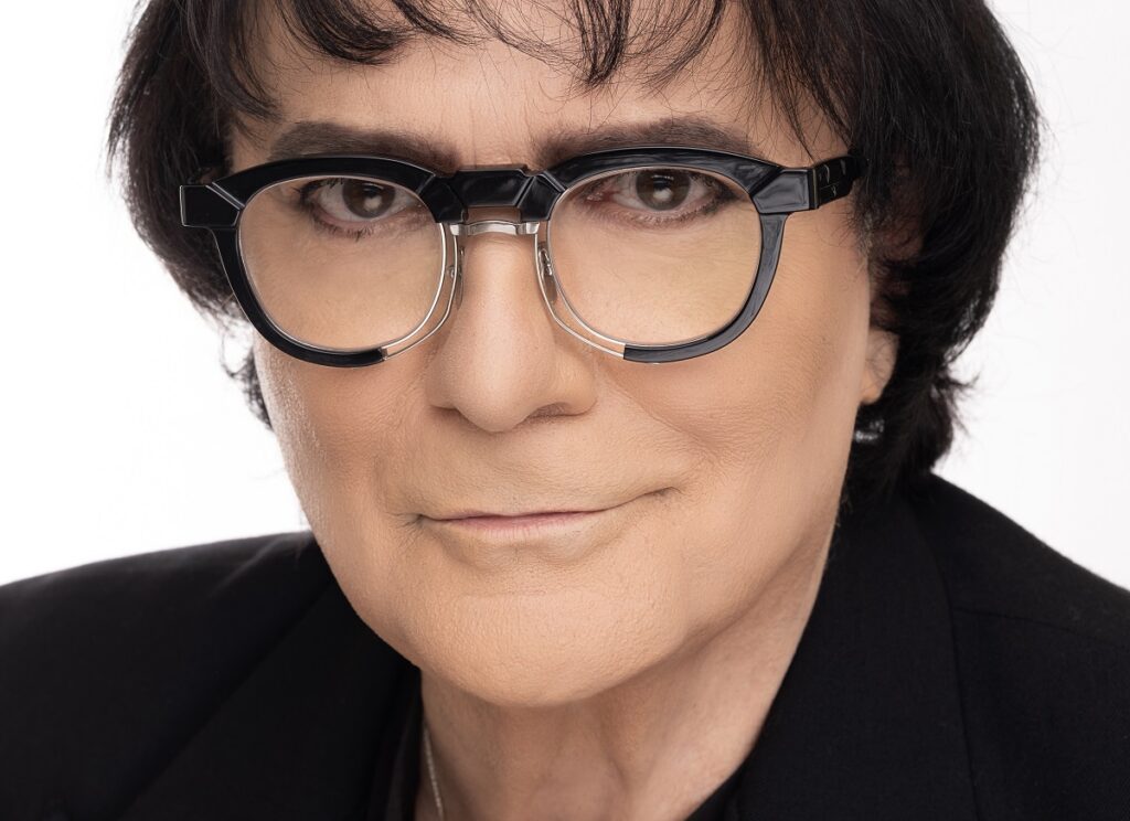 Renato Zero annuncia un nuovo album: il suo “Autoritratto”