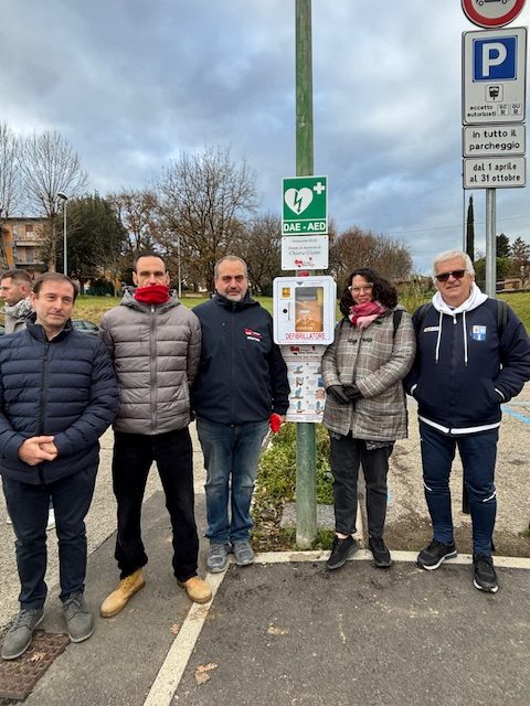 Colle, inaugurata una nuova postazione DAE in onore di Chiara Giomi