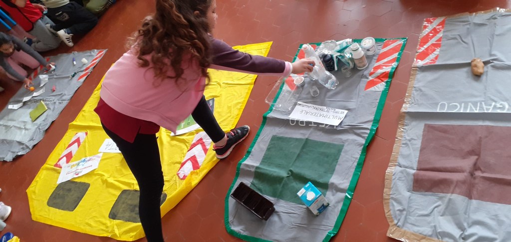Giornata ecologica a Gaiole, gli studenti conoscono il mondo dei rifiuti
