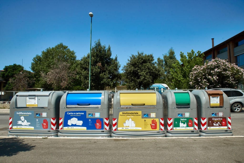 <a><strong>Prosegue la riorganizzazione della raccolta rifiuti a Colle: ecco i nuovi contenitori ad accesso controllato</strong></a>