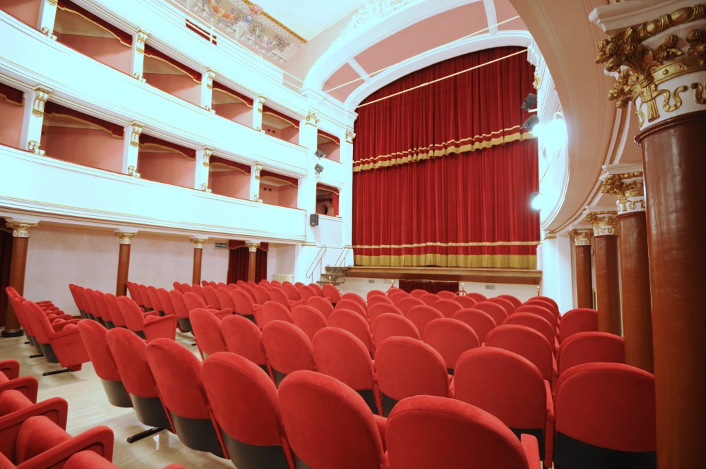 Rapolano: al Teatro del Popolo arriva Chiara Francini con ‘Forte e Chiara’