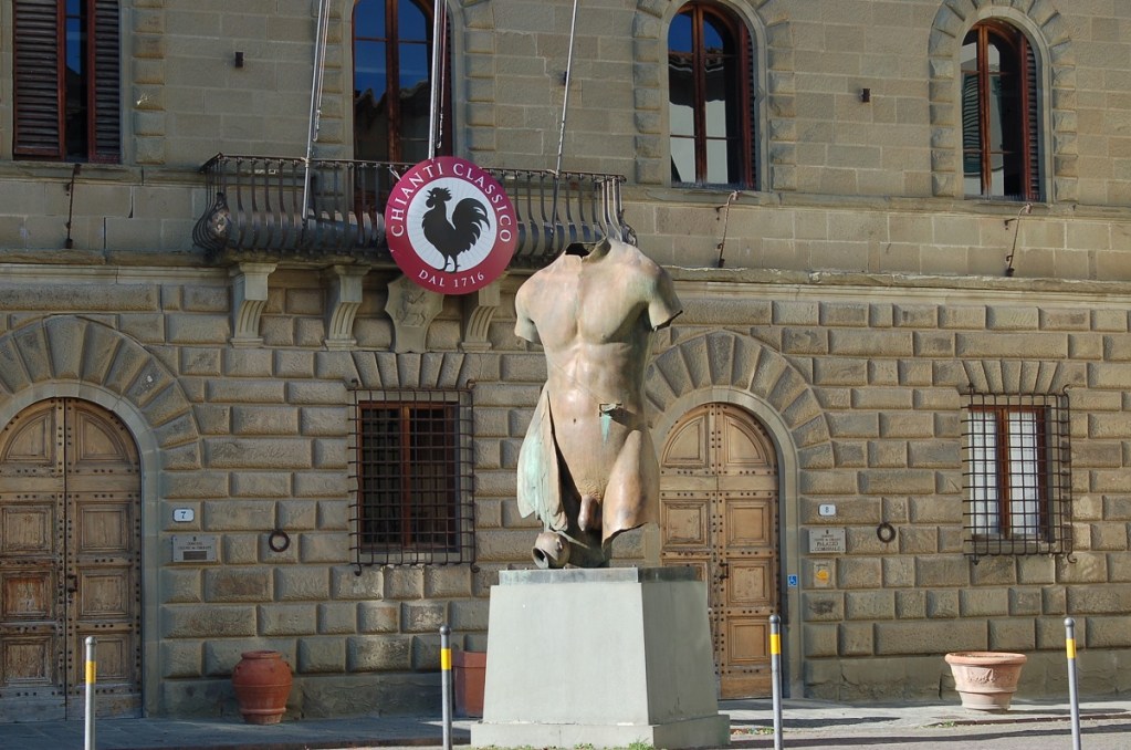 Greve  festeggia il compleanno di Mitoraj con la realizzazione di un intervento di pulitura del “Torso Alato”