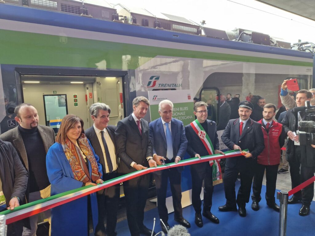 Treni, Arrivato a Firenze primo Blues ibrido a tripla alimentazione