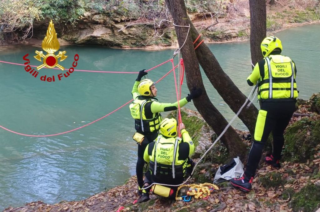 Salvata una persona sull'Elsa: è una esercitazione dei vigili del fuoco