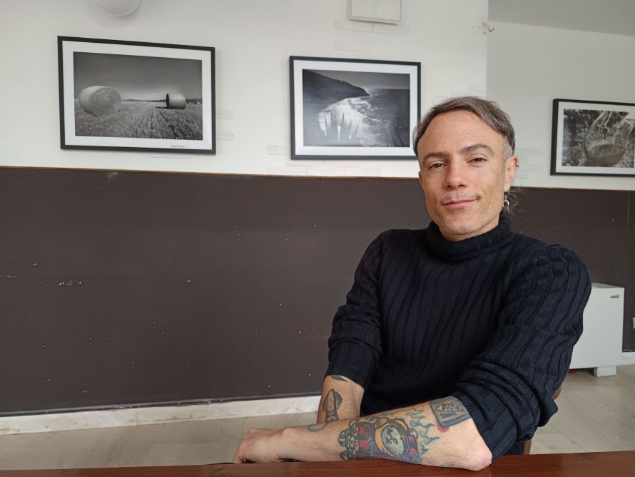 Adriano Giotti, dal Roncalli alla Holden: il regista che ora conquista anche le librerie