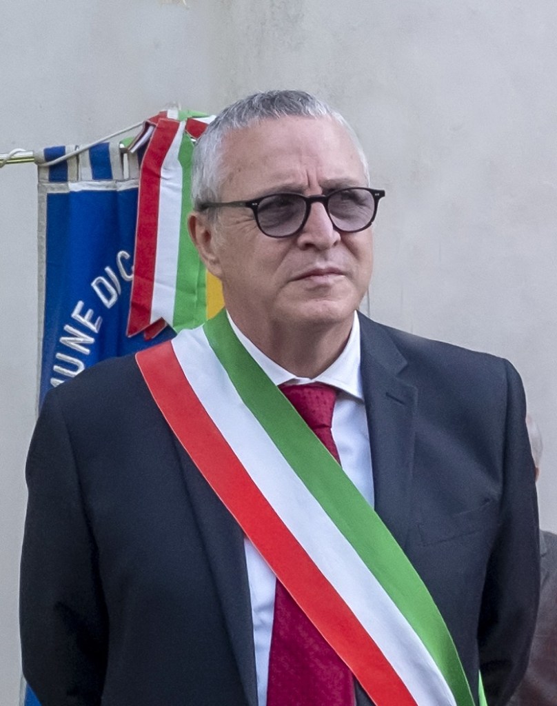Denunciato imprenditore per l'abbandono di rifiuti nei boschi di Castra