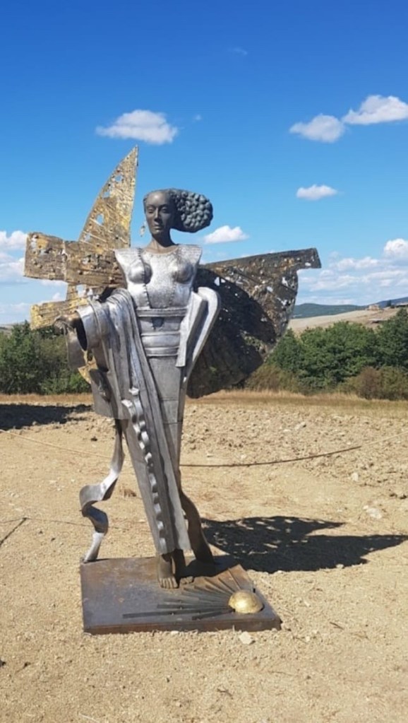 Per l’8 Marzo, Pienza propone la mostra “Donna in cammino”