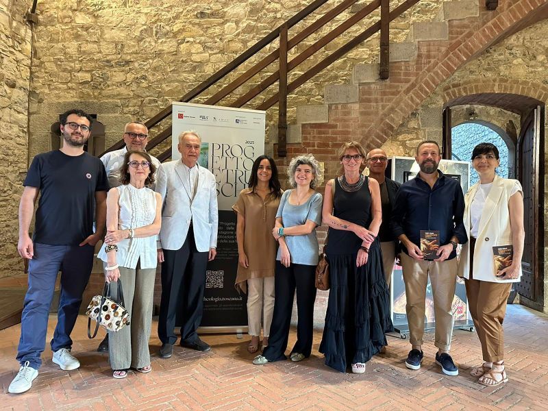 “Archeologia salvata” a Castellina in Chianti: la mostra sulla rinascita e la riscoperta dell’identità etrusca  
