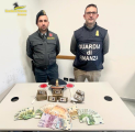 GDF: un arresto nel valdarno. Sequestrati due Kg di hashish e contante
