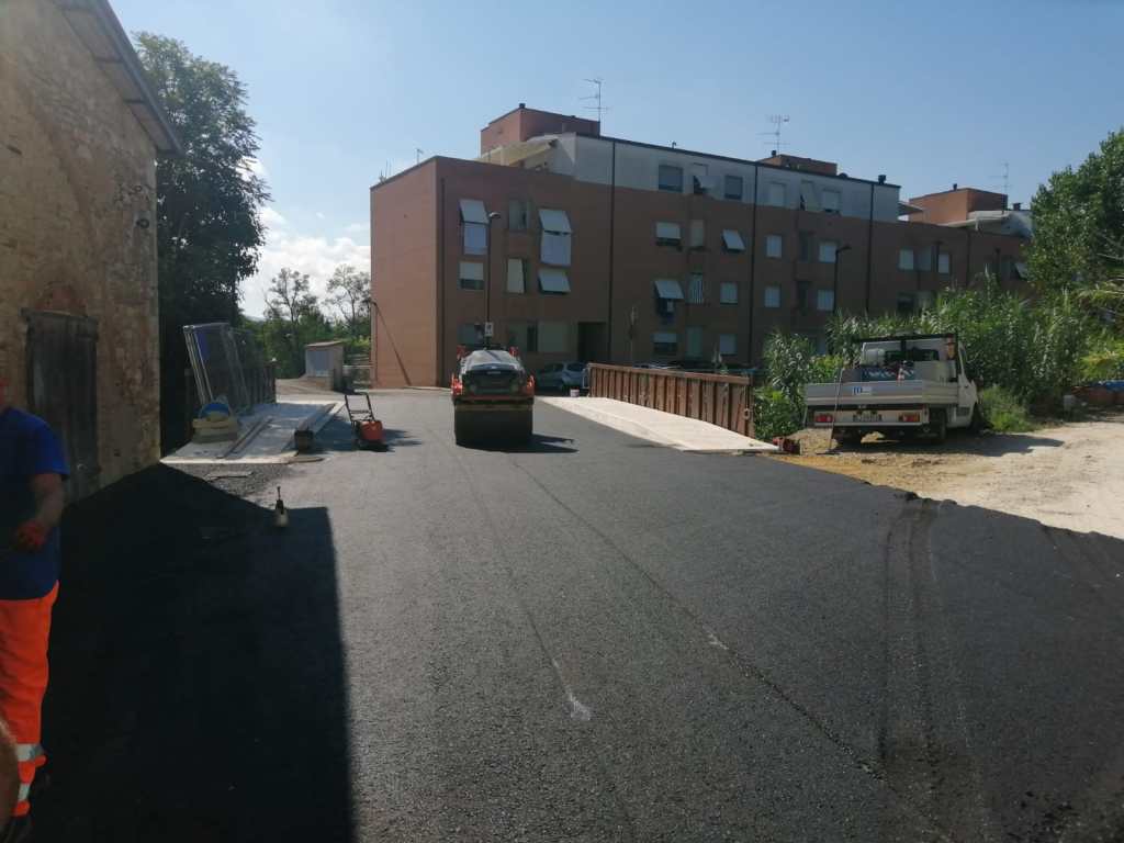Colle, iniziati i lavori di asfaltatura sul ponte  in via Ferriera